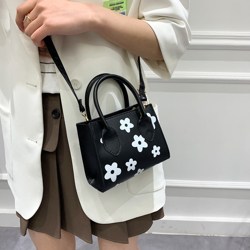 Blogger Favorite Daisy Bag